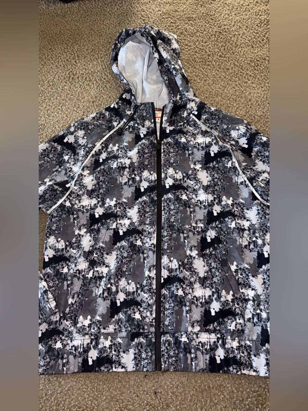 Hunter Men's Hooded Raincoat in Black, Gray & White Abstract Print